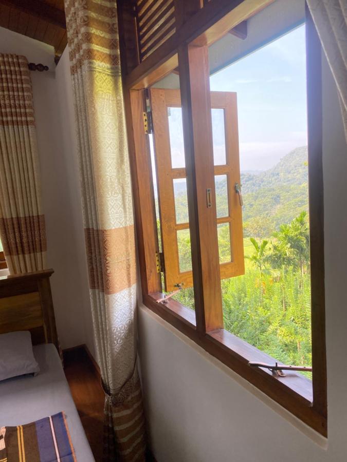 Happy Feet Diyaluma Bed & Breakfast Koslanda Екстериор снимка
